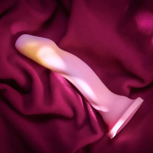 Avant Sun's Out Curved G-Spot 7.5" Dildo w/ Suction Cup Base - Melody's Room